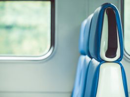 Karriereleiterin unterwegs: bahn-comfort