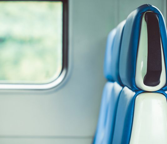 Karriereleiterin unterwegs: bahn-comfort